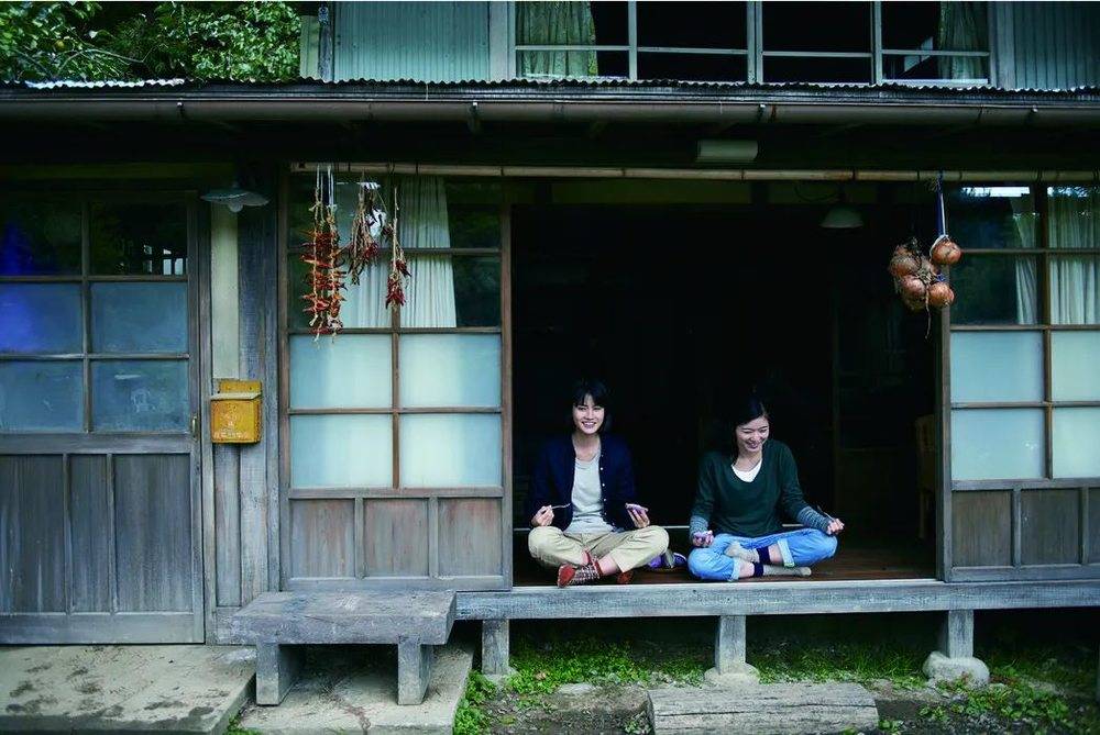 日版“逃离北上广”:这对夫妻的“雨读晴耕村舍”